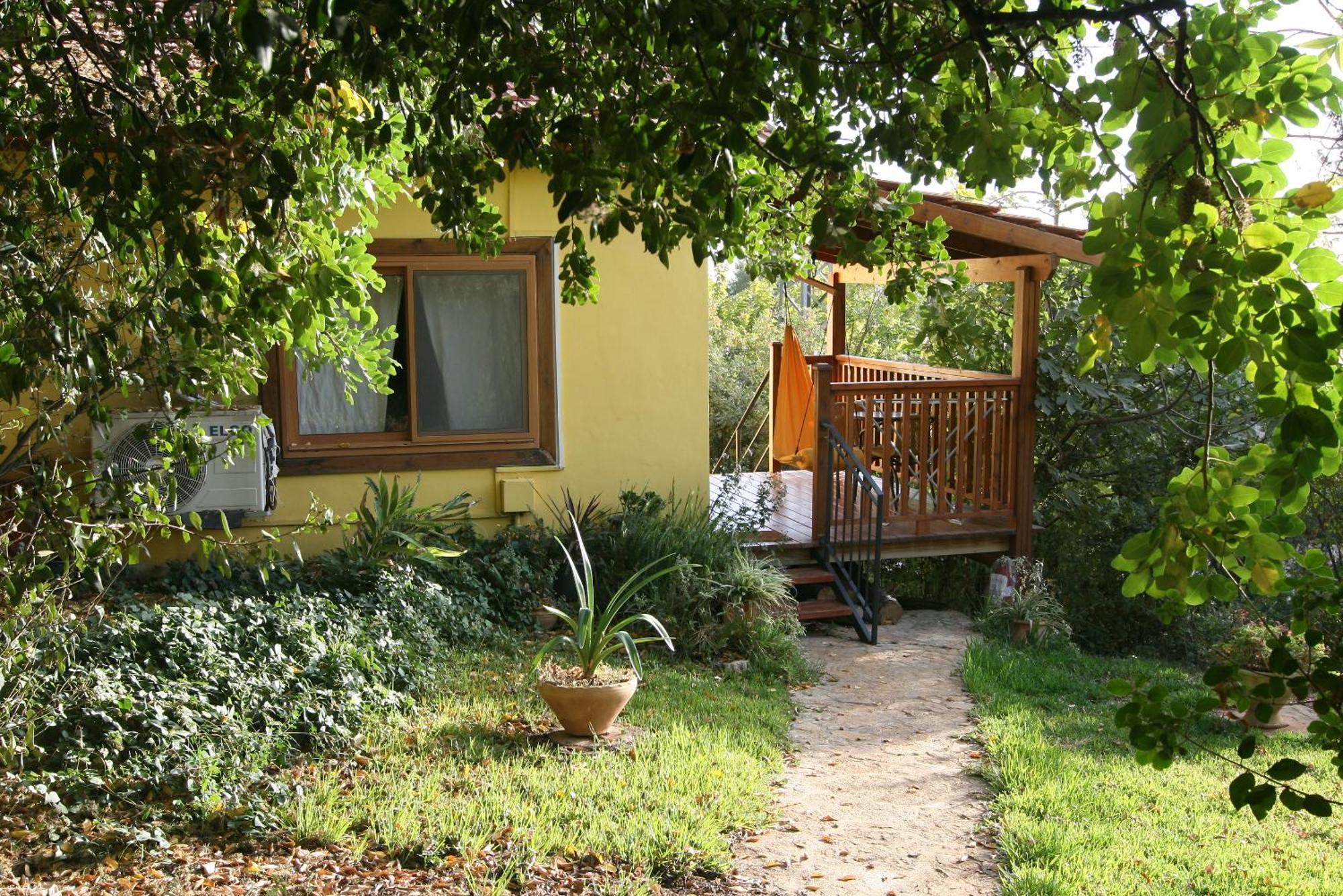 Zimmers At The Forest Amirim Exterior photo
