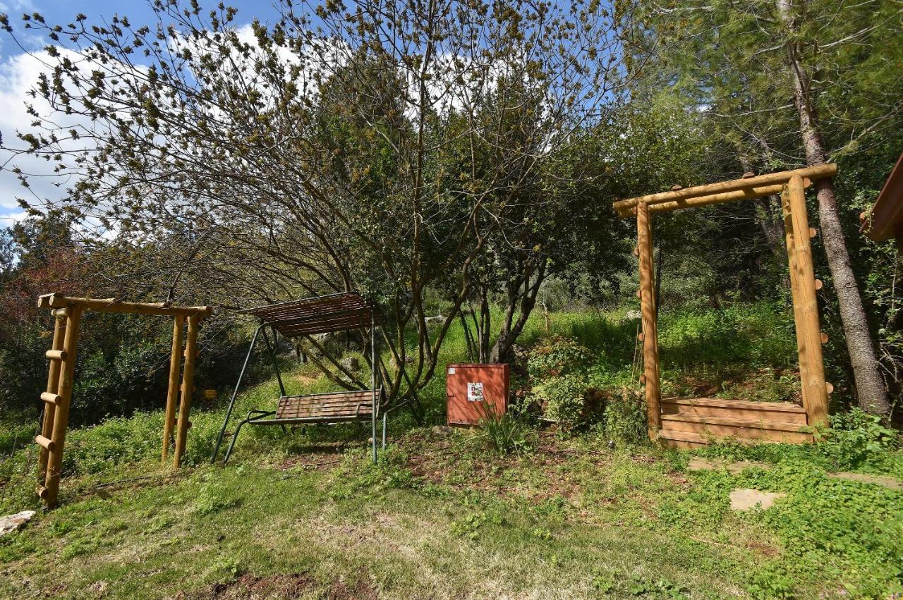 Zimmers At The Forest Amirim Exterior photo
